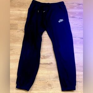 Men’s Nike Navy Blue Sweatpants. Size L